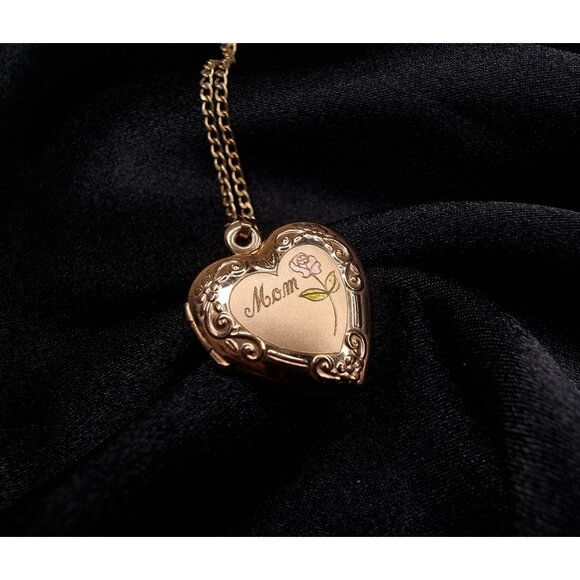 Vintage 1/20 14K Gold Heart Locket Necklace With Mom Engraving & Rose Design - Picture 1 of 7